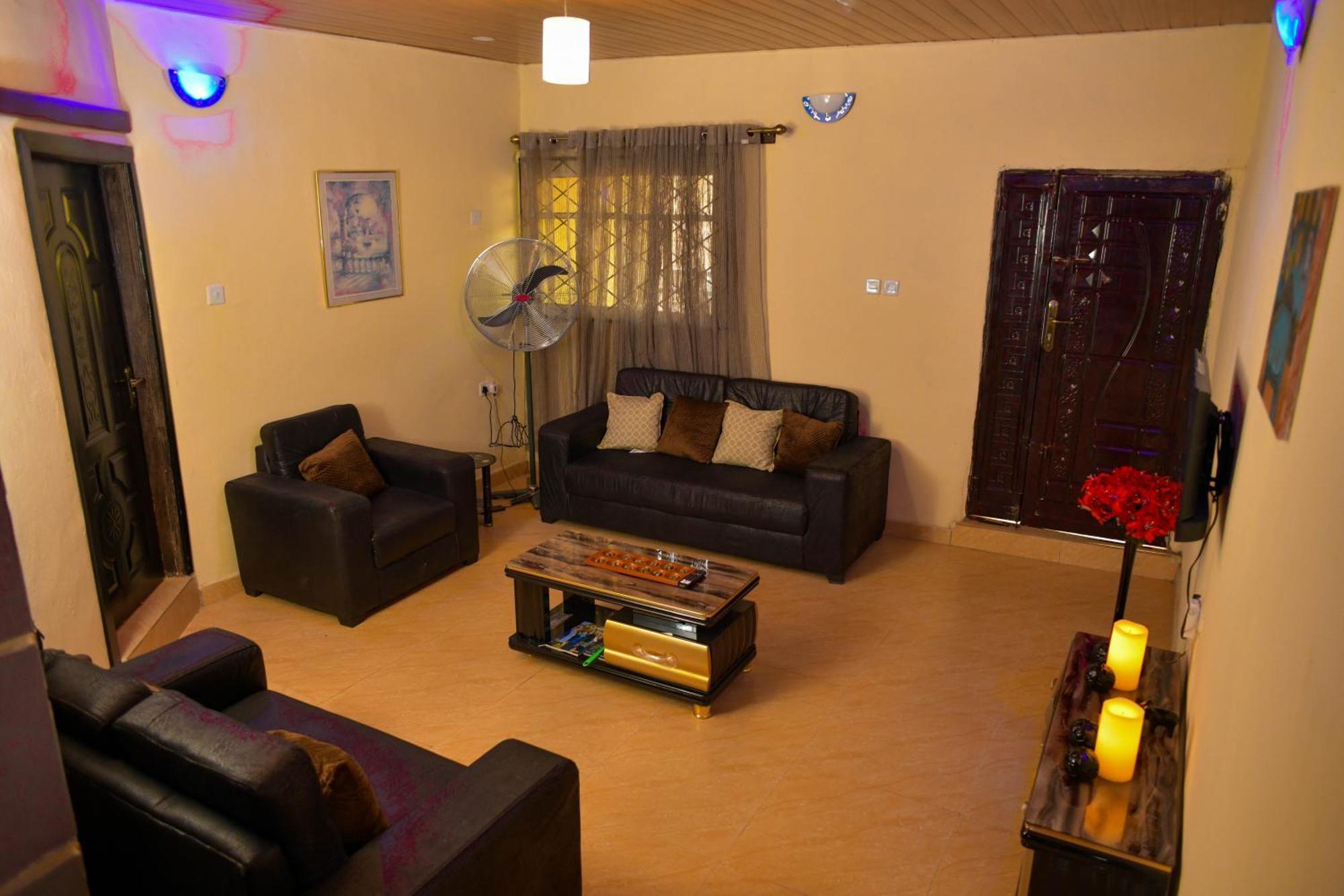 Living Green Apartments Airport Pick Up Benin City Esterno foto