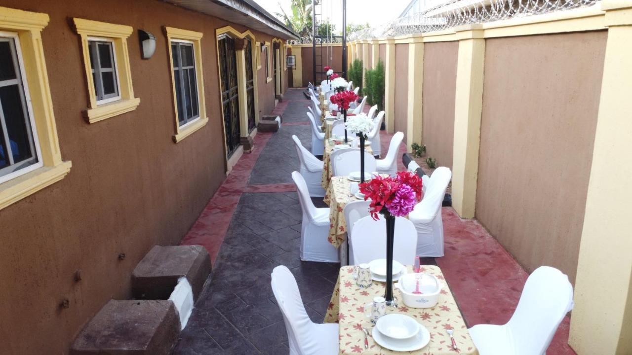 Living Green Apartments Airport Pick Up Benin City Esterno foto