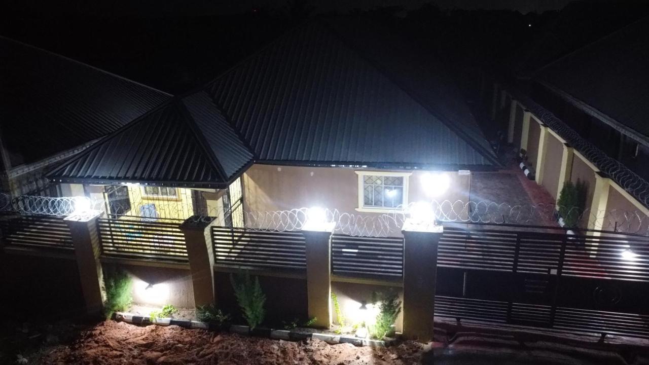 Living Green Apartments Airport Pick Up Benin City Esterno foto