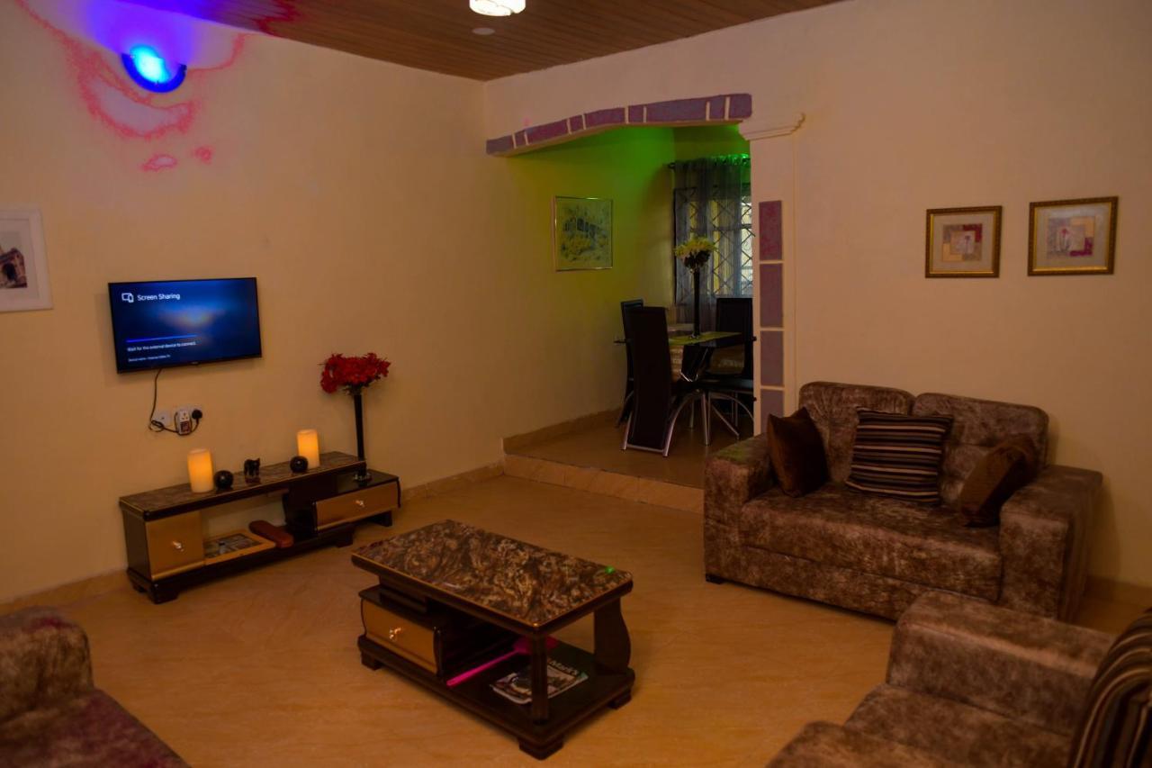Living Green Apartments Airport Pick Up Benin City Esterno foto