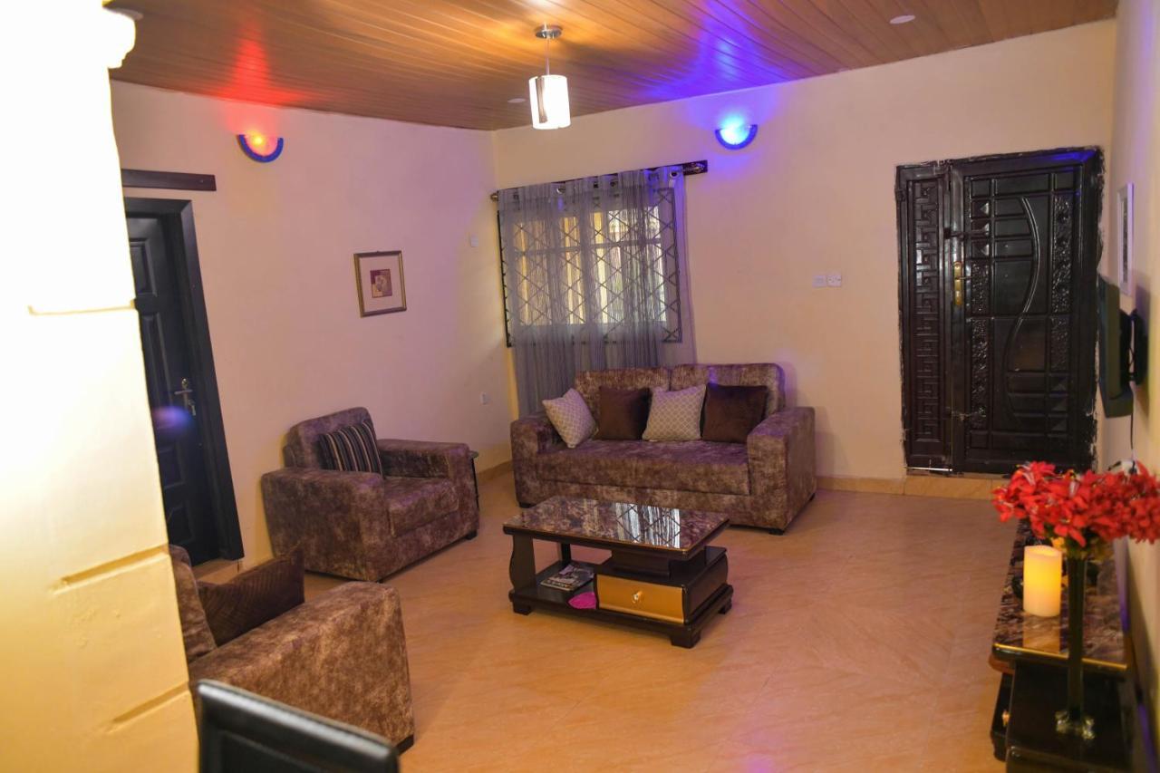 Living Green Apartments Airport Pick Up Benin City Esterno foto