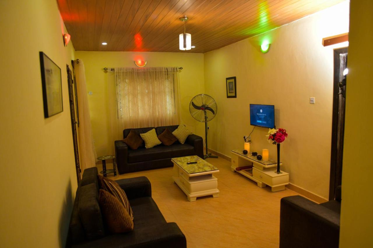 Living Green Apartments Airport Pick Up Benin City Esterno foto
