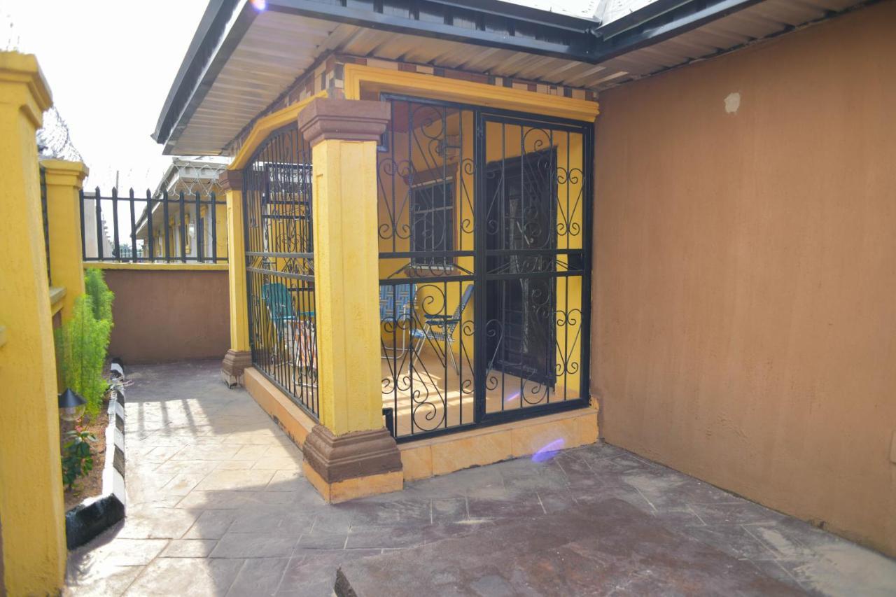 Living Green Apartments Airport Pick Up Benin City Esterno foto