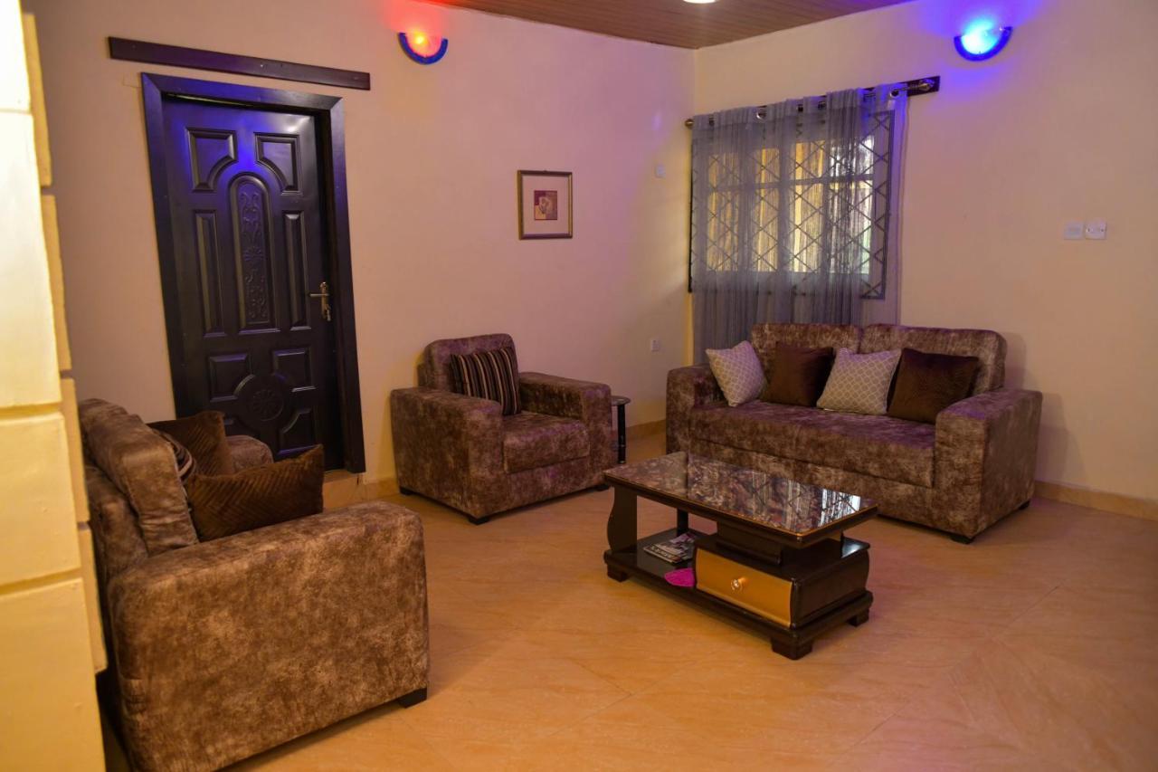 Living Green Apartments Airport Pick Up Benin City Esterno foto