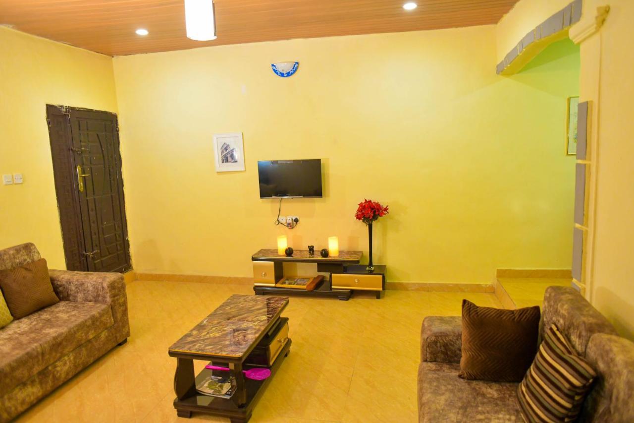 Living Green Apartments Airport Pick Up Benin City Esterno foto